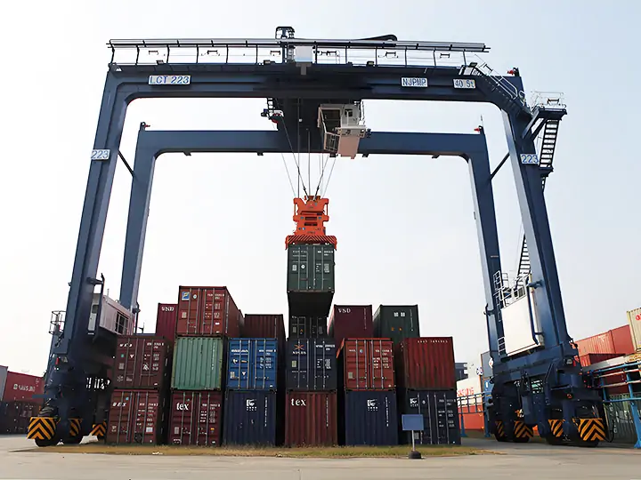 RTG container crane (2)