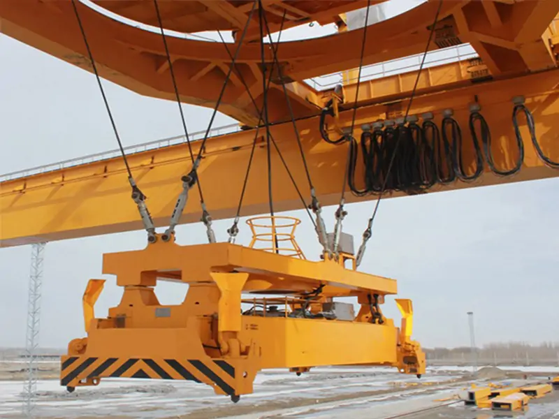 container spreader