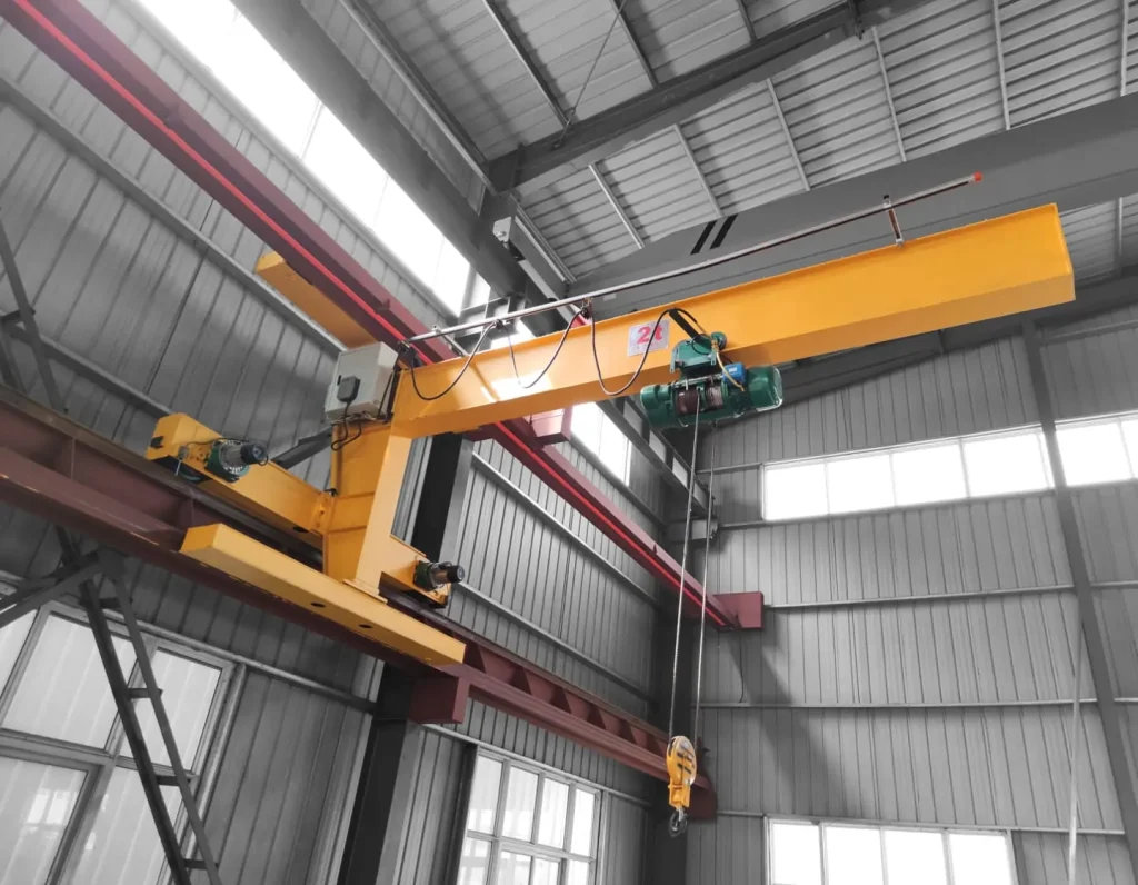 Wall traveling jib crane