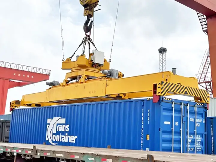 Container crane with crane hook block 