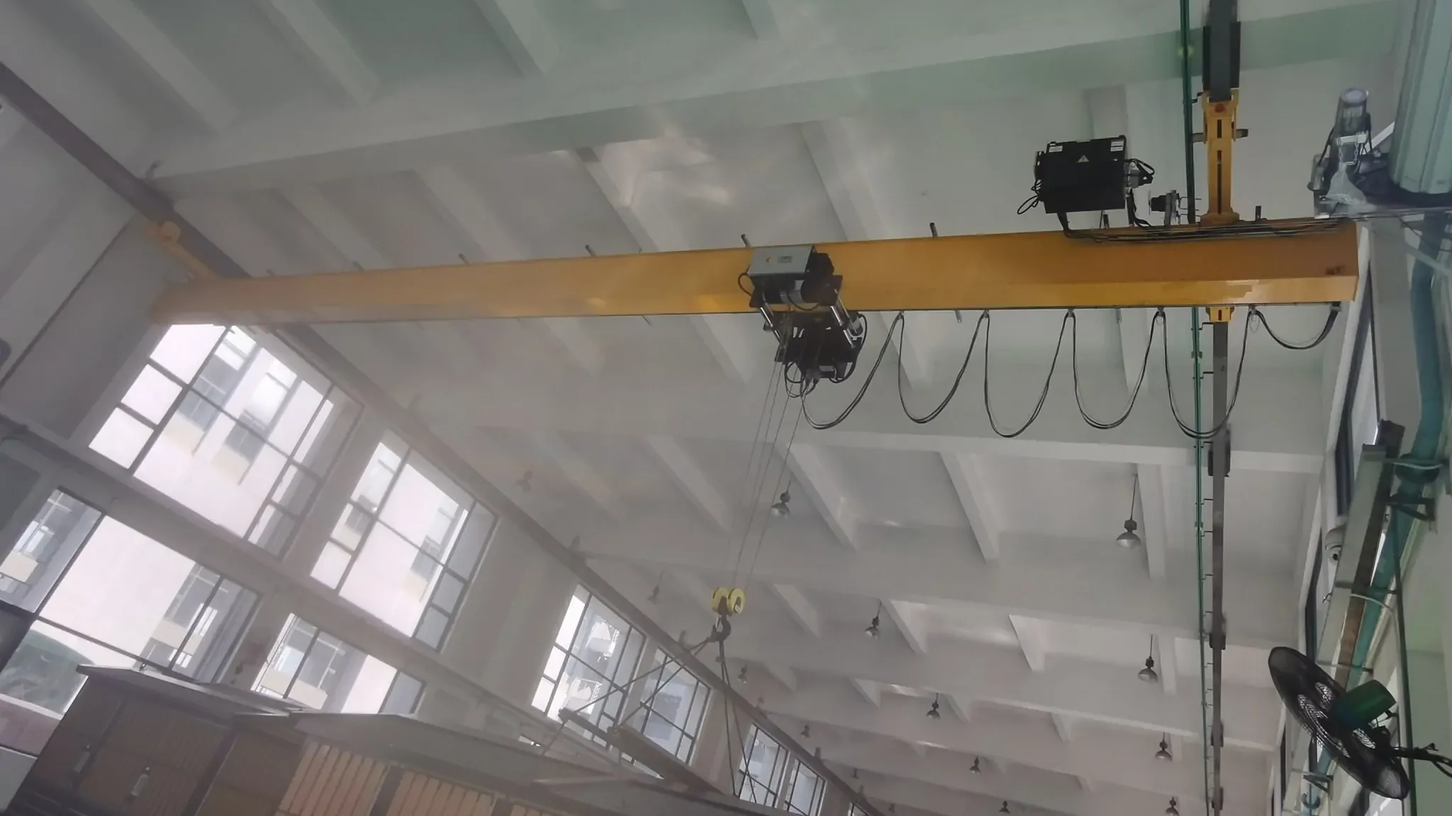 single girder crane