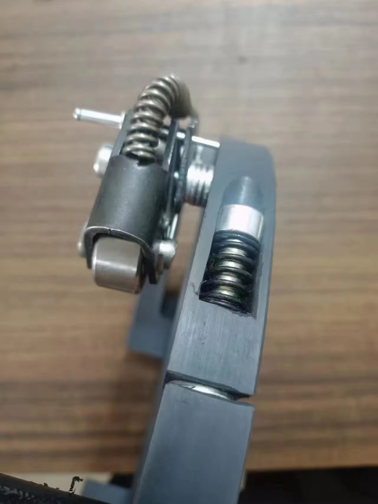 Electric hoist rope guide