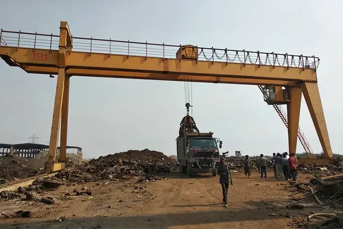 the cargo yard gantry crane
