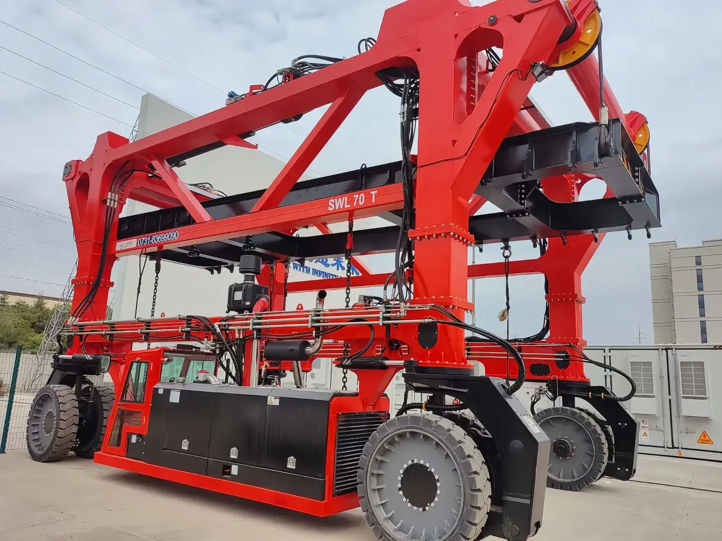 Container Straddle Carrier Crane
