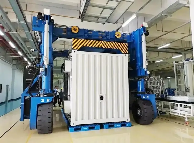 Container Straddle Carrier Crane