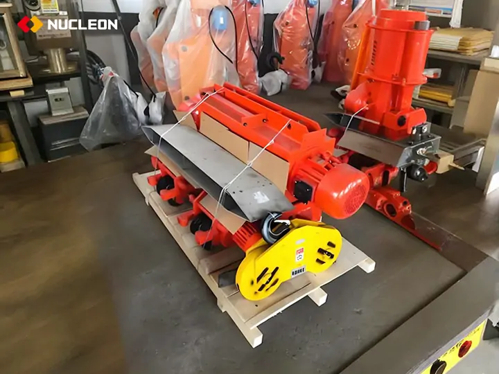 pickling-and-galvanizing-electric-hoist-3