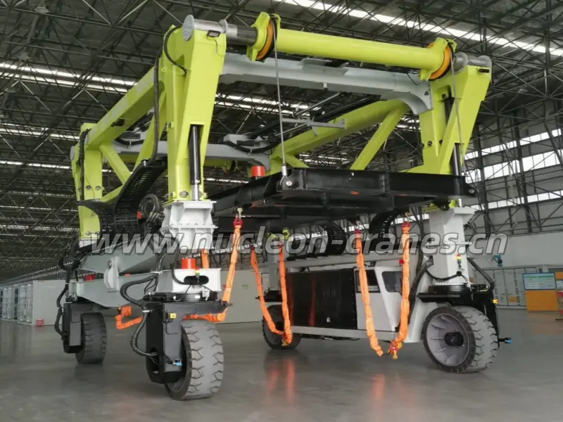 indoor-straddle-carrier