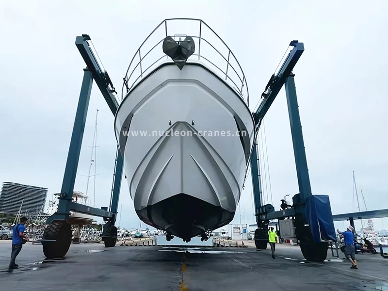 30-ton-marine-travel-lift (1)