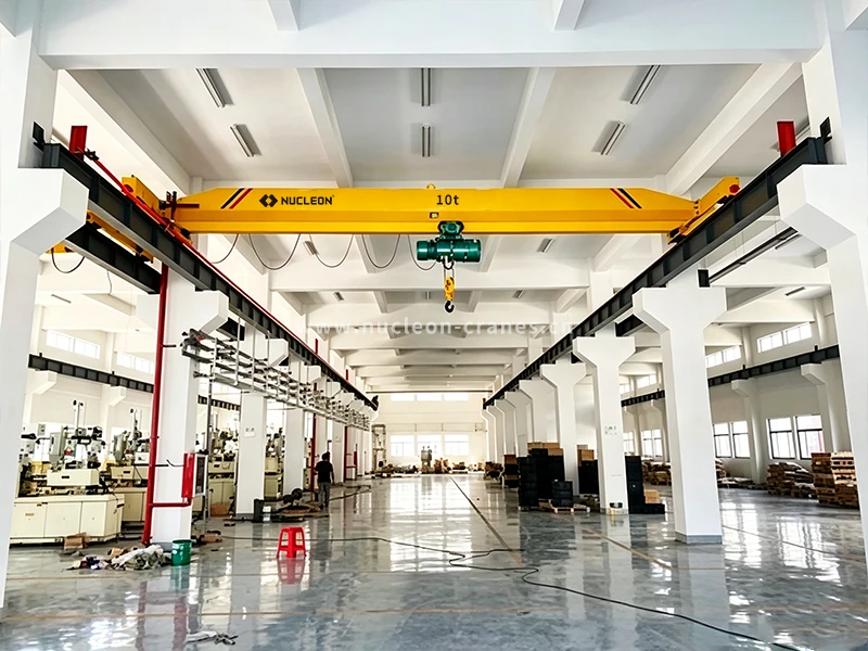 10-ton-overhead-crane-lifting-textile-materials-in-warehouse