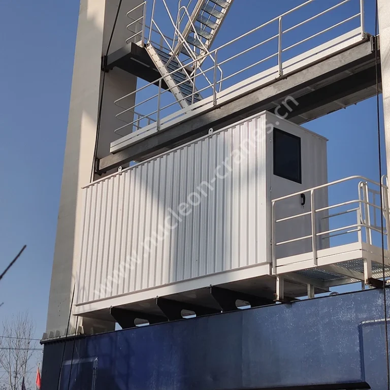 Double-layer insulated electrical room on Nucleon RTG41t crane